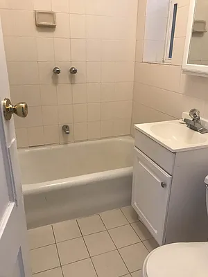 Rented by Johanna Gyuro, LREB | media 2