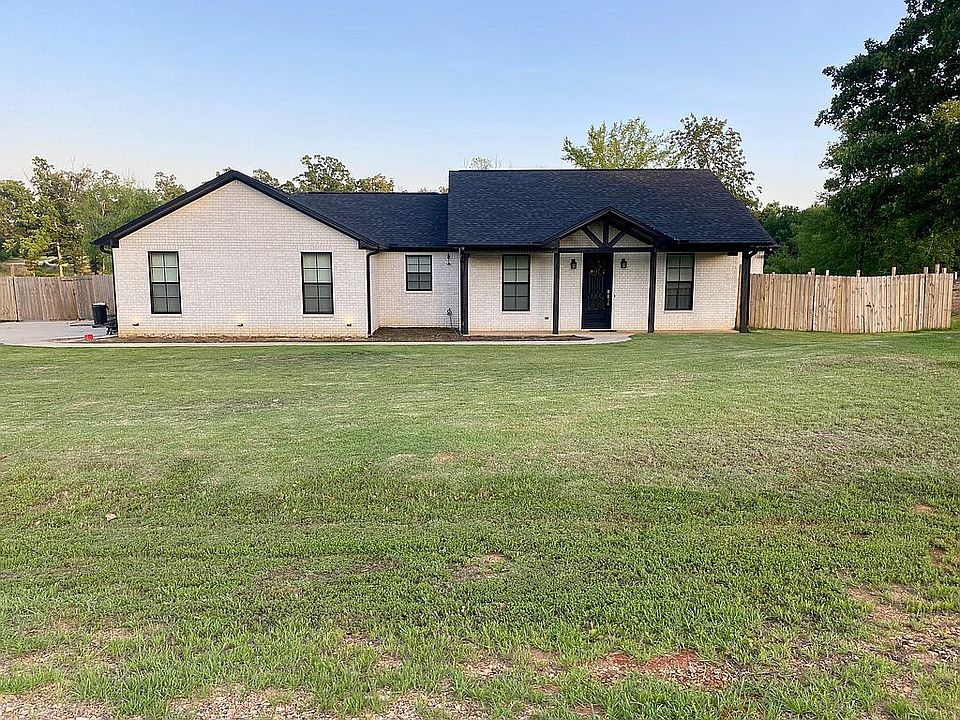 1st image of 17 Heritage Blvd