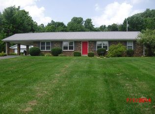 1069 Woodlake Dr, Lawrenceburg, KY 40342
