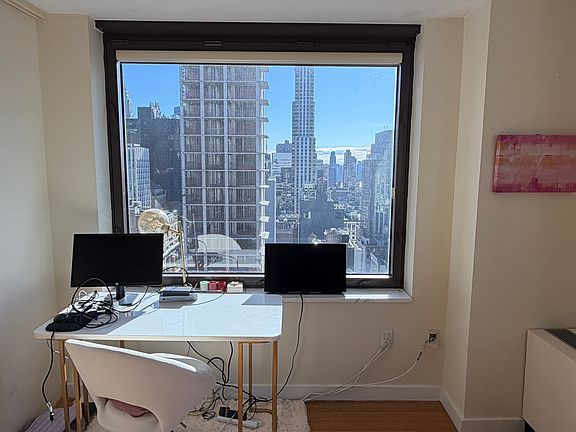 3rd image of 100 W 39th St APT 37G