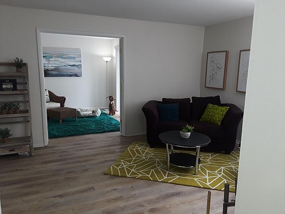 Flex room off living room