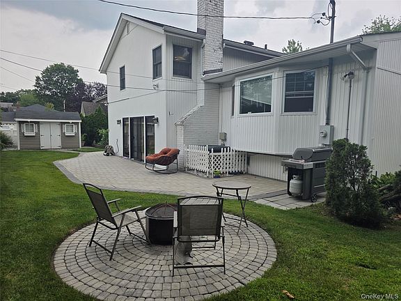 3rd image of 89 Brook Court S