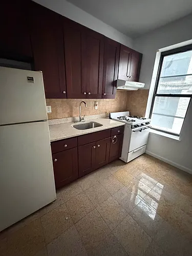 7121 Fort Hamilton Pkwy #1R Photo 1