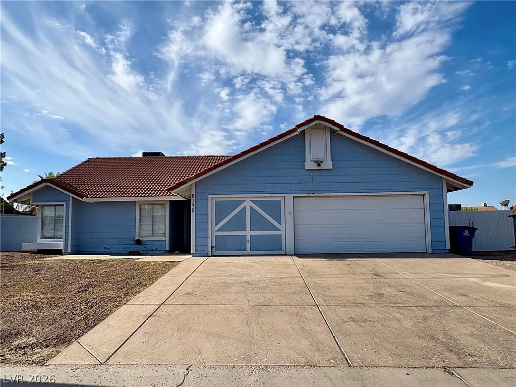 3 bed, 2.0 bath, 1199 sqft, $2,295 — Photo 2