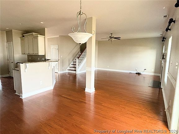 4th image of 951 Ronald Reagan Dr