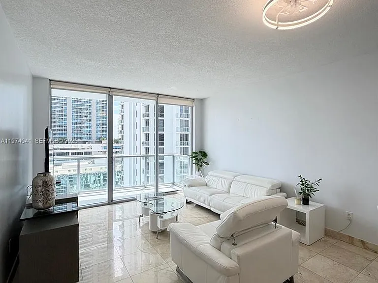 1050 Brickell Ave #1904 — Photo 4