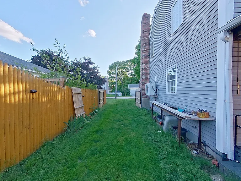43 Mission Ave — Photo 27