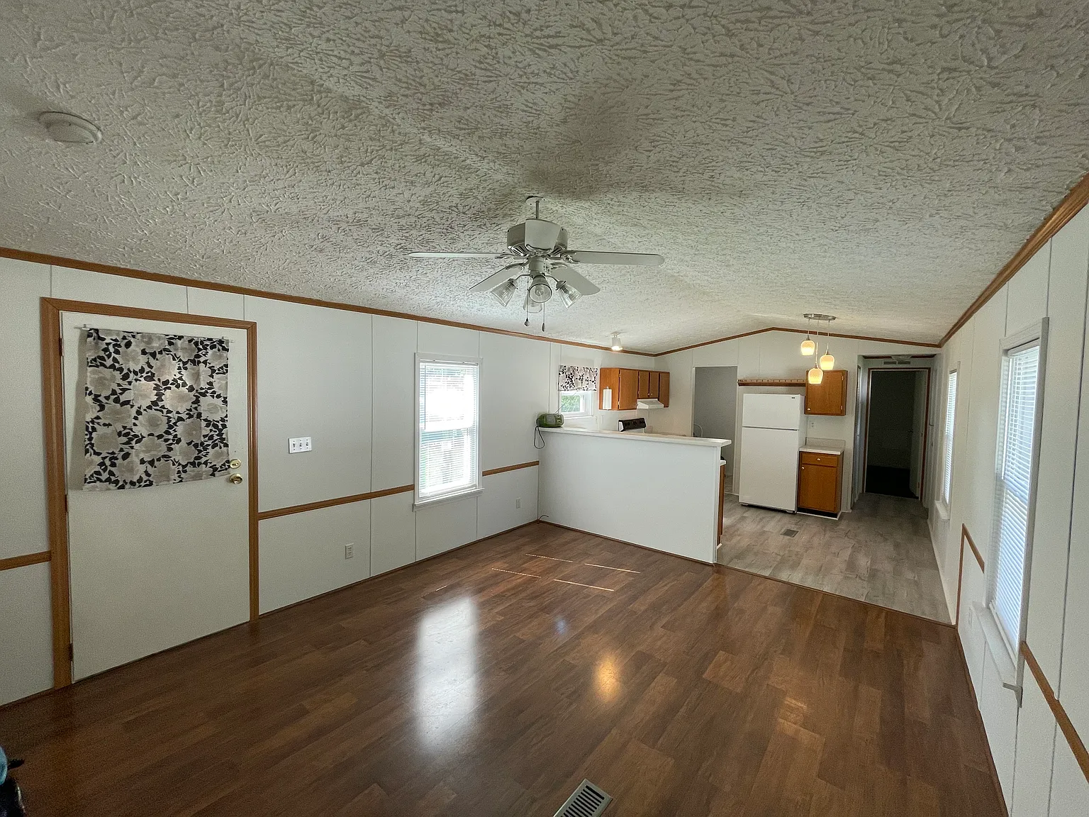2 bed, 900 sqft, $1,100 — Photo 2