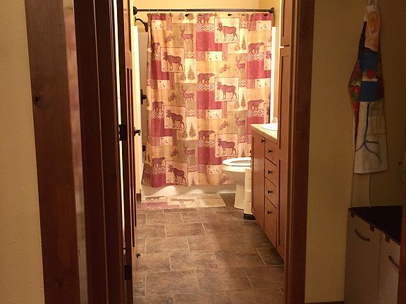 Full Bath Guest