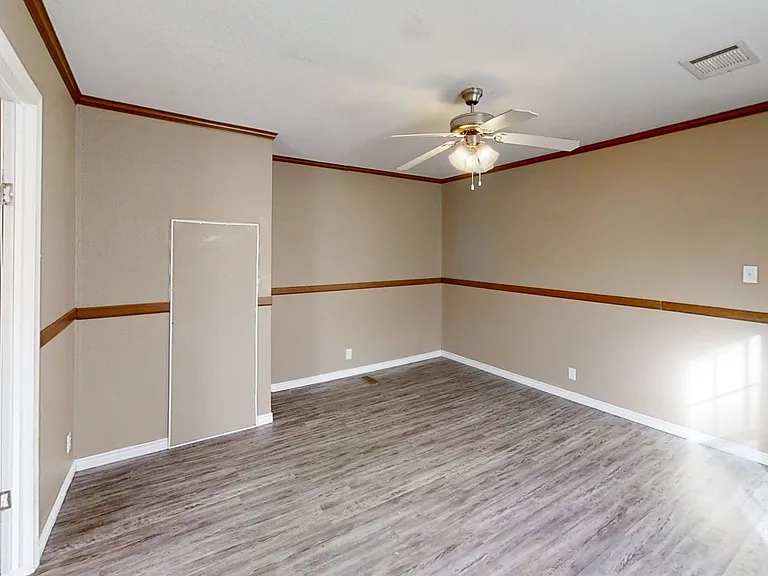 3721 Cesar Chavez Dr — Photo 11