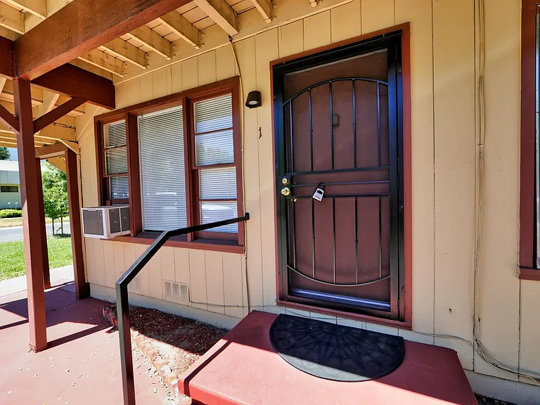 4225 V St #3 — Photo 3