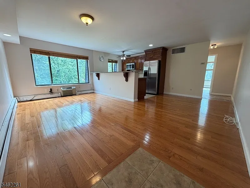 727 Joralemon St — Photo 2