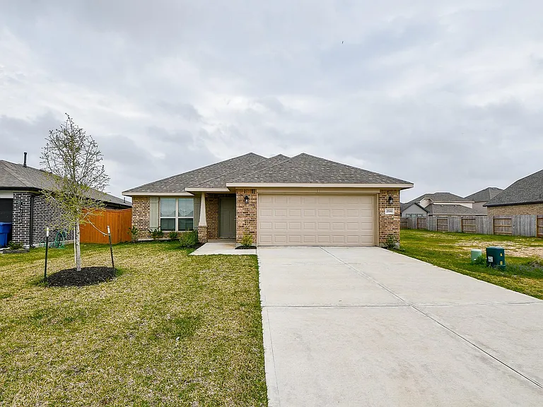 2700 Diamond Reef Ln — Photo 1