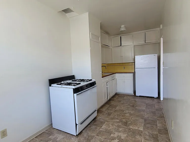 3724 Ingraham St #3724 — Photo 7