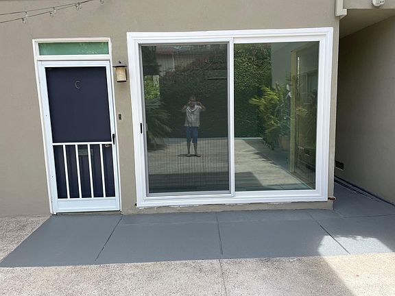 2nd image of 921 Lincoln Blvd #C