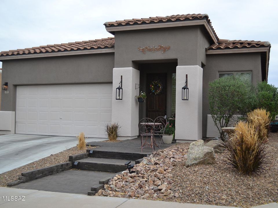 1st image of 322 E Calle Cano NE
