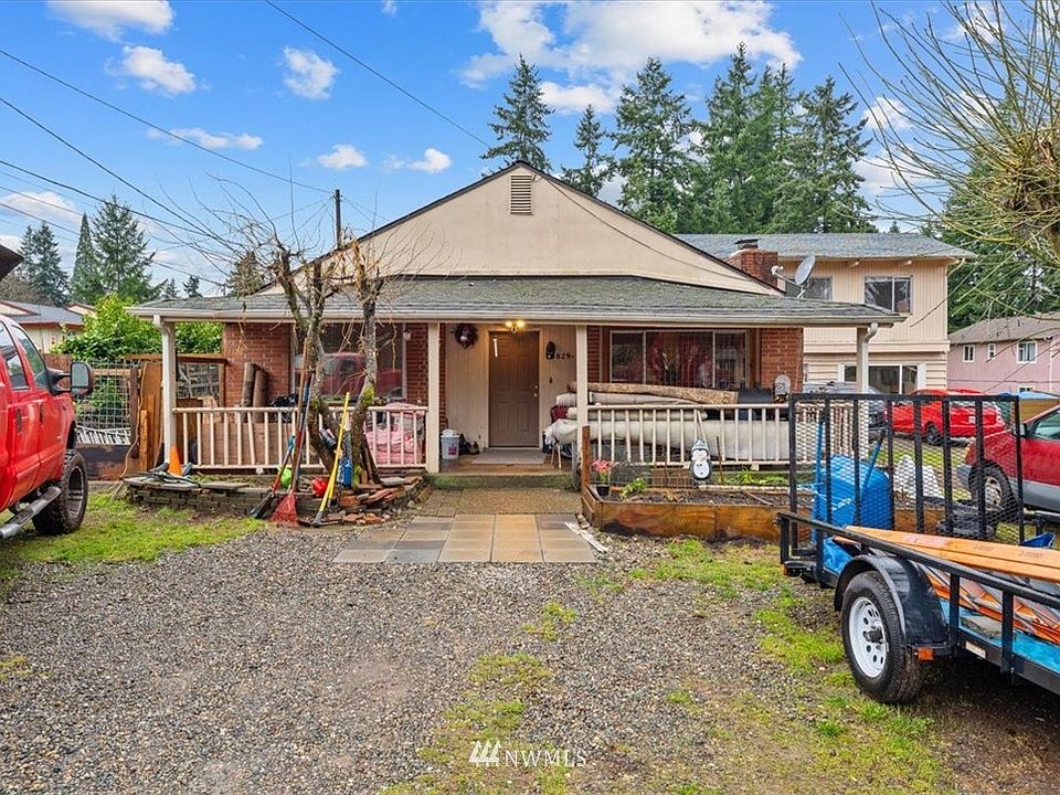 Welcome to this great duplex.  Original 3-bed house in front and 2-story home behind.