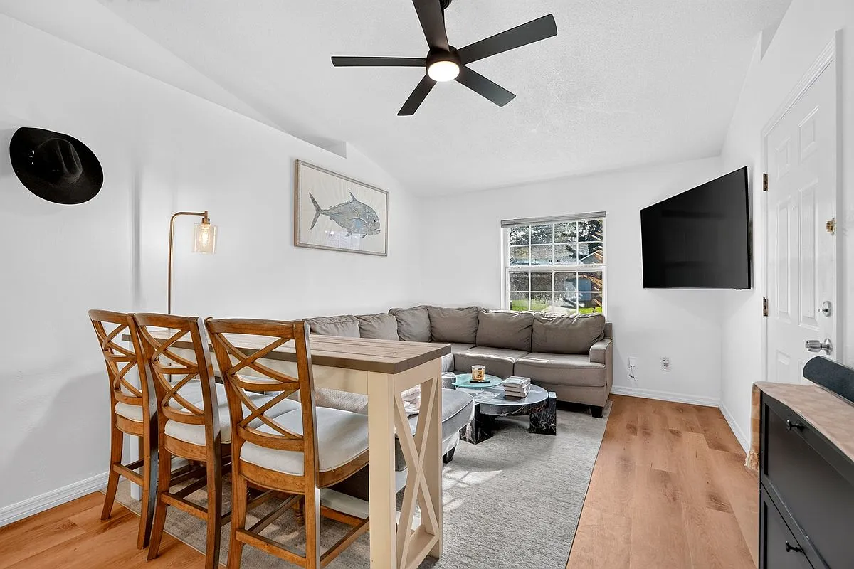 2 bed, 1000 sqft, $2,000 — Photo 4