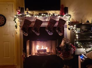 27 Cartier Dr, Franklin Park, NJ 08823