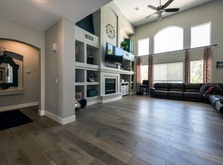 9024 Glenistar Gate Ave, Las Vegas, NV 89143