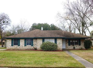 312 Balsam St, Lake Jackson, TX 77566