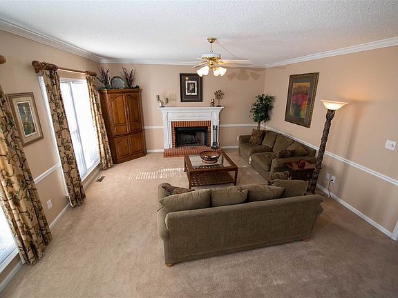 4th image of 2604 Elderdale Dr SE