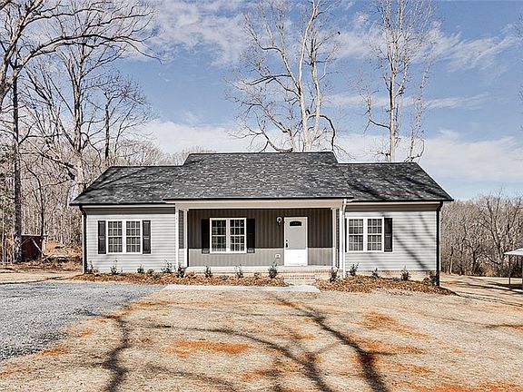 2nd image of 543 Hawthorne Dr