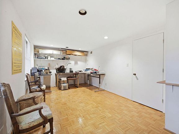 78th image of 2044 Manor Dr