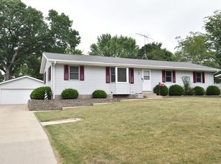 414 Henry St, Mukwonago, WI 53149