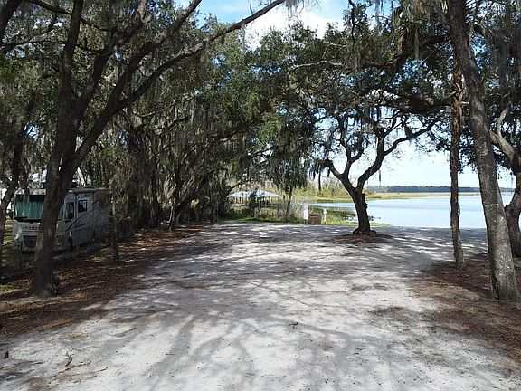 5th image of 1004 Whispering Oaks Court