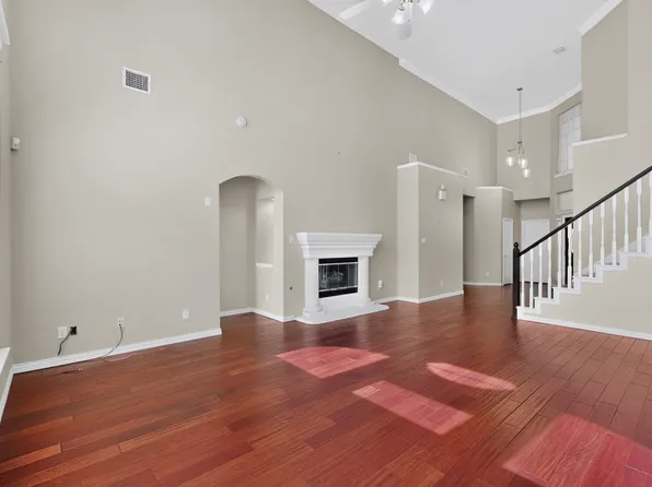 1812 Meadow Ridge Dr, Flower Mound, TX 75028