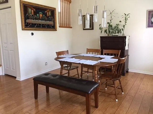 latest picture of the dining area but its unfurnished curren