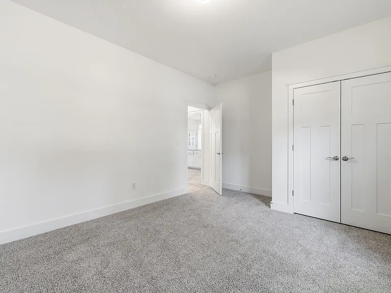 2206 Grant St — Photo 21