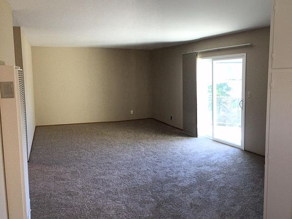 3rd image of 681 Bellflower Ave APT 4