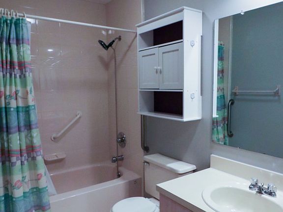 5th image of 2640 Rolling Oaks Blvd