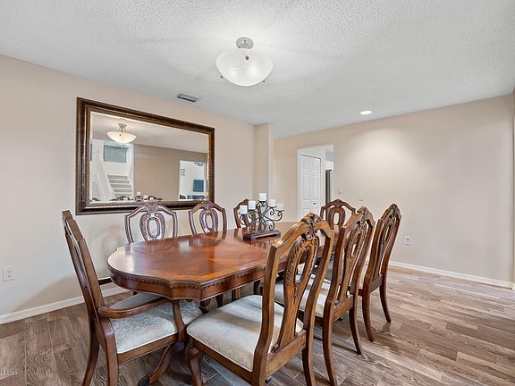 5th image of 4975 Winchester Dr