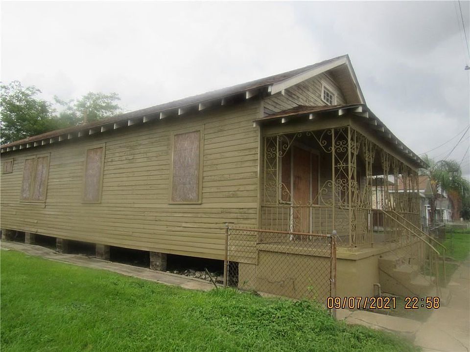 2nd image of 2704 Saint Anthony St