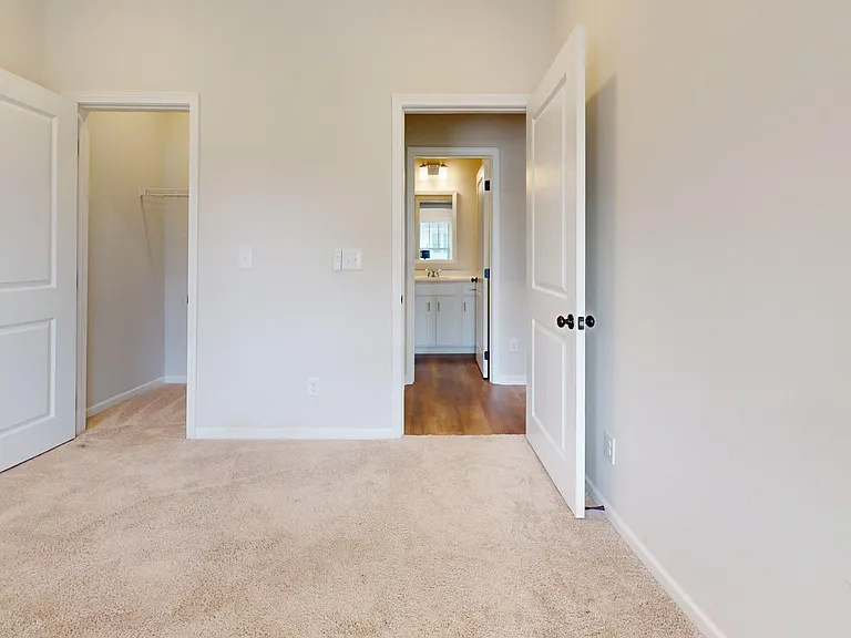 632 Shropshire Dr — Photo 6