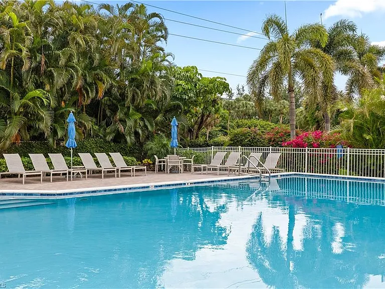565 Beachwalk Cir #T-102 — Photo 30
