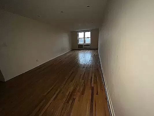 3rd image of 1815 E 17th St #5G
