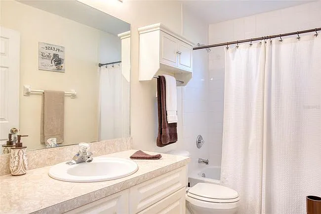 3455 Village Green Ct — Photo 11