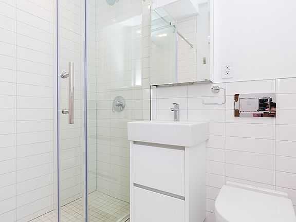5th image of 236 E 24th St APT 2A