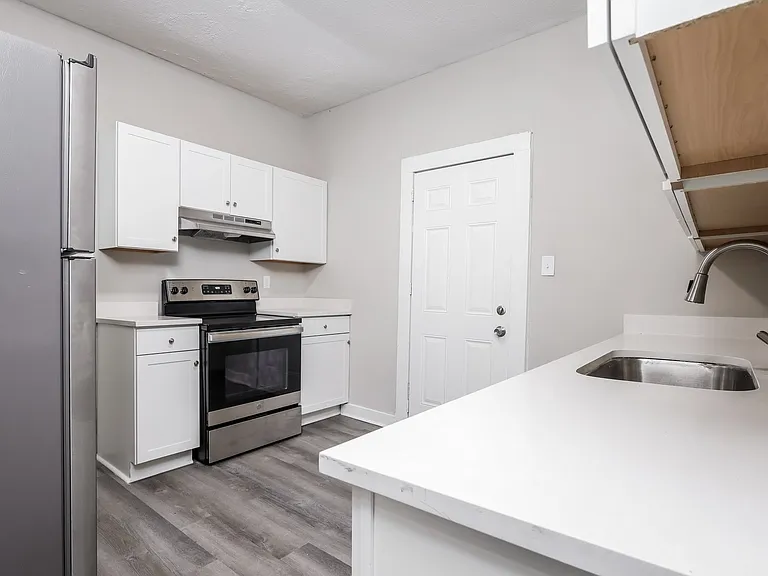 1504179_022_kitchen_13013794.jpg
