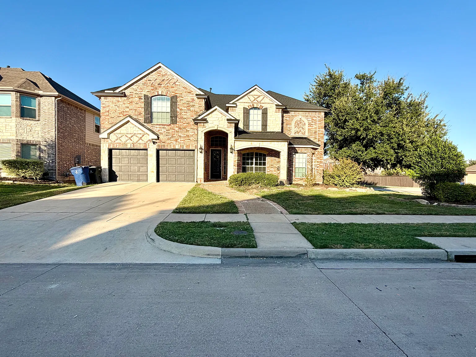 6 bed, 4223 sqft, $3,500 — Photo 1