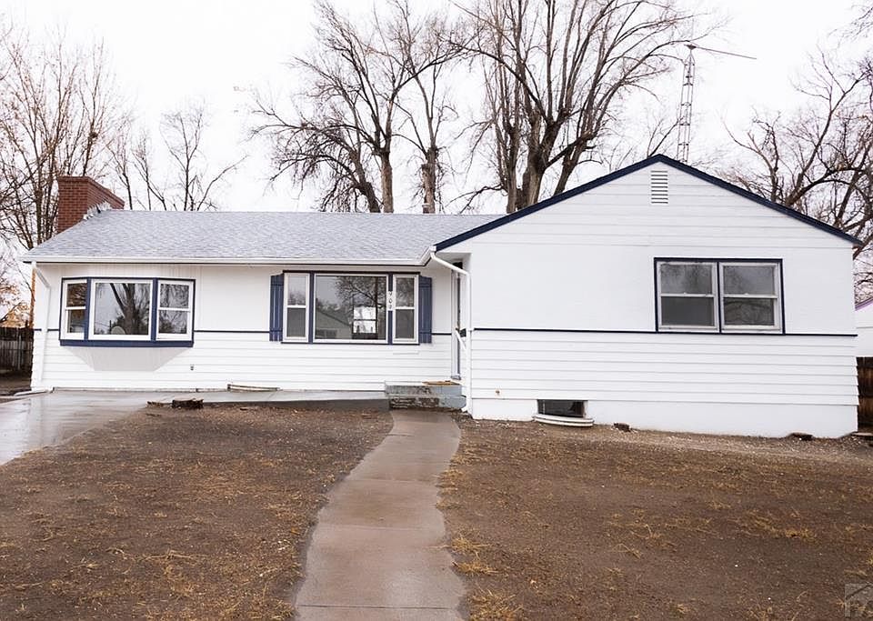1st image of 909 Alexander Cir