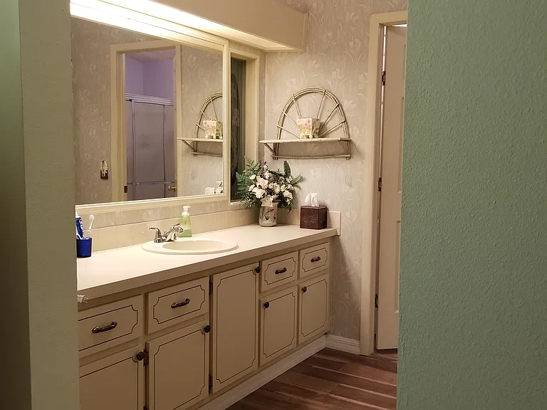 Ensuite to Master