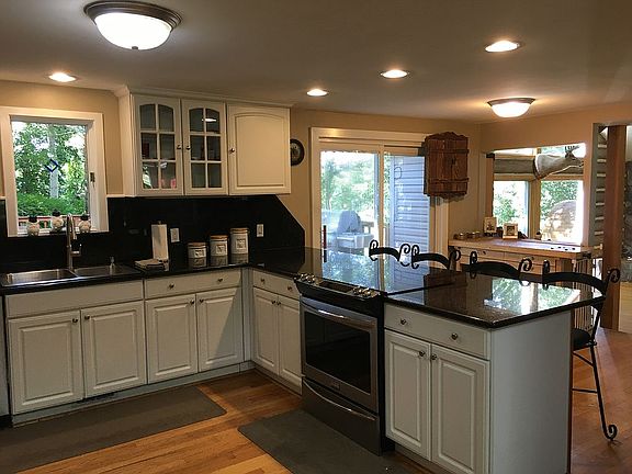4th image of 888 Galahad Dr