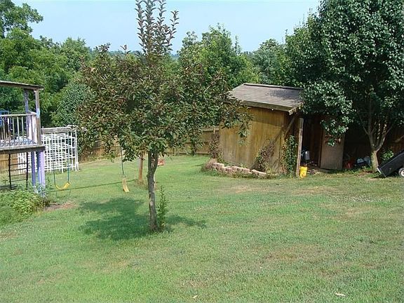 4th image of 144 Primrose Cir