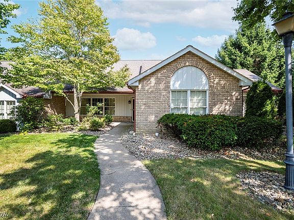 2nd image of 2180 Foxden Dr #B