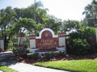 995 Abaco Ln, Riviera Beach, FL 33404